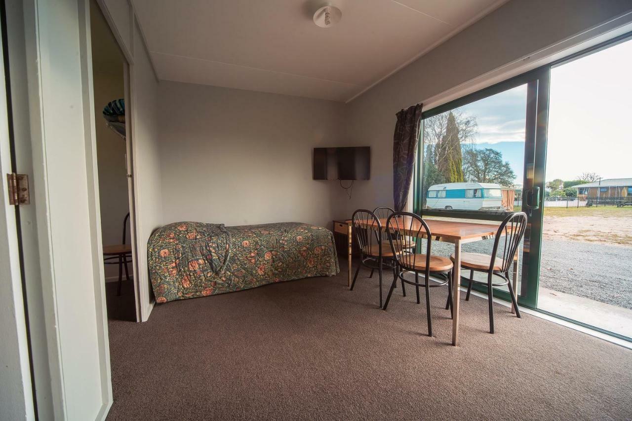 Coronation Park Holiday Park Ashburton Exterior photo